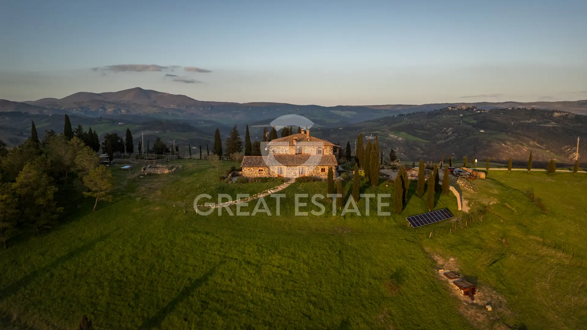 House 534m² in Italy, Siena. Priced at 1900000€ rent photo-13