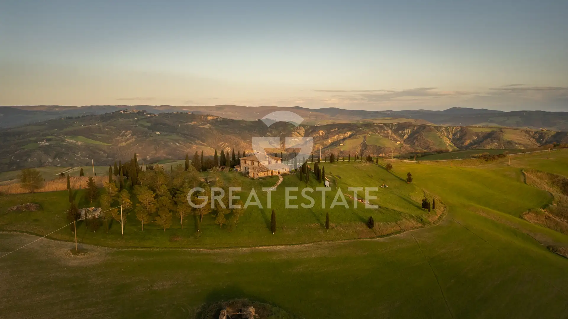 House 534m² in Italy, Siena. Priced at 1900000€ rent photo-14