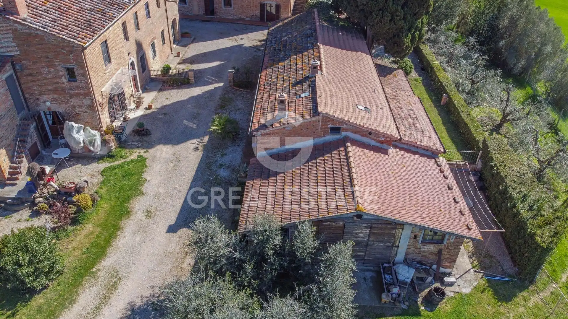 House 1170m² in Italy, Perugia. Priced at 1580000€ rent photo-6