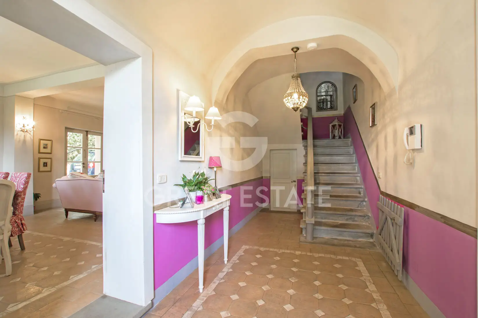 House 890m² in Italy, Arezzo. Priced at 1770000€ rent photo-10