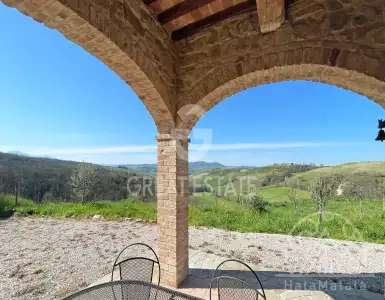 Buy in Italy for 490000€