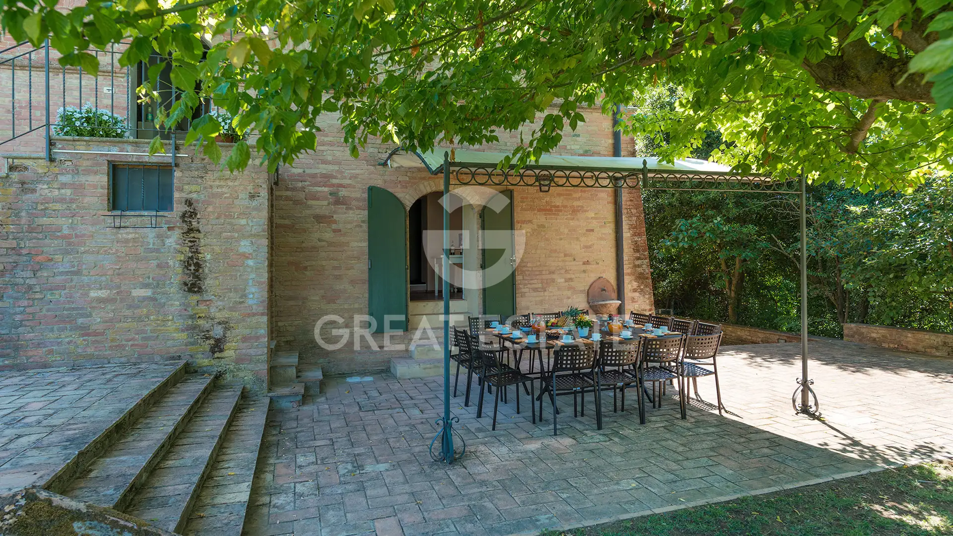 House 698m² in Italy, Siena. Priced at 2000000€ rent photo-5