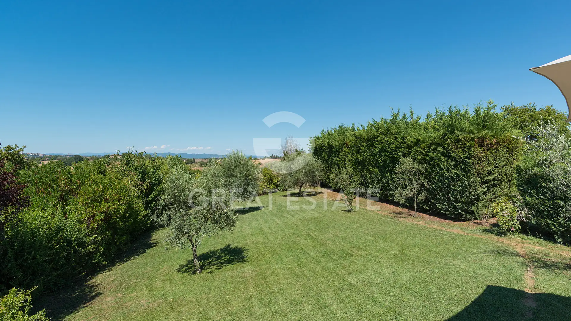 House 698m² in Italy, Siena. Priced at 2000000€ rent photo-8