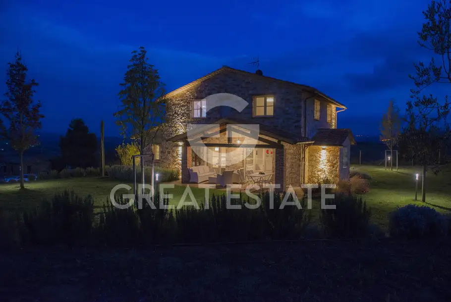 House 320m² in Italy, Terney. Priced at 1100000€ rent photo-6