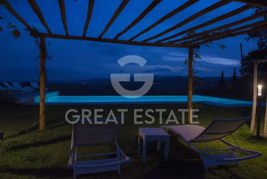 House 320m² in Italy, Terney. Priced at 1100000€ rent photo-4