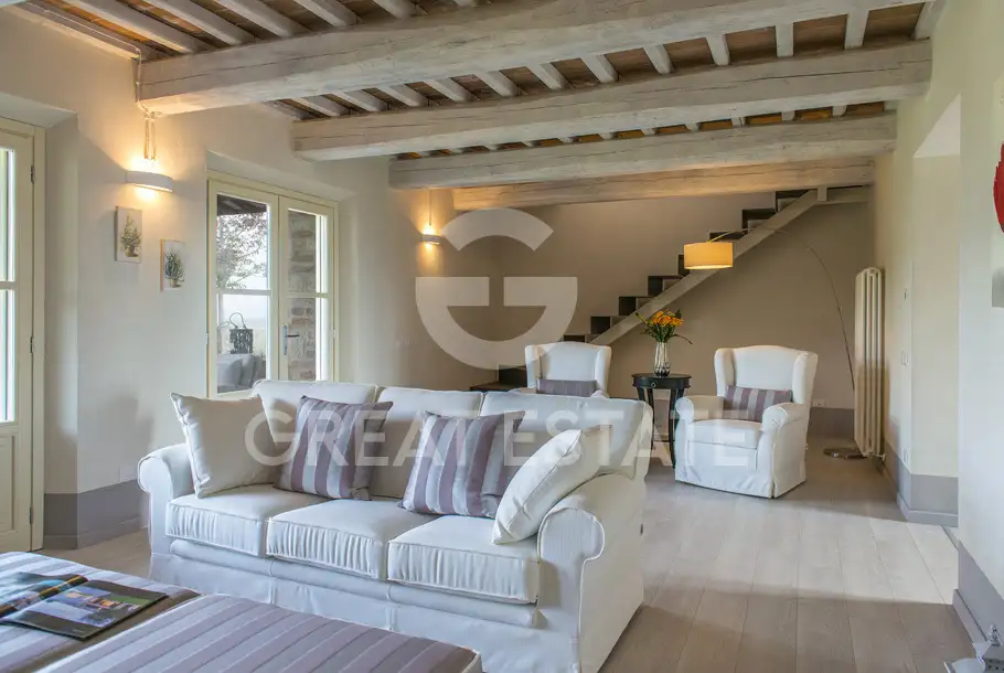 House 320m² in Italy, Terney. Priced at 1100000€ rent photo-9
