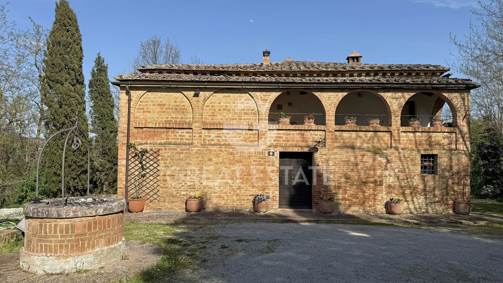 House 963m² in Italy, Siena. Priced at 1300000€ rent photo-4