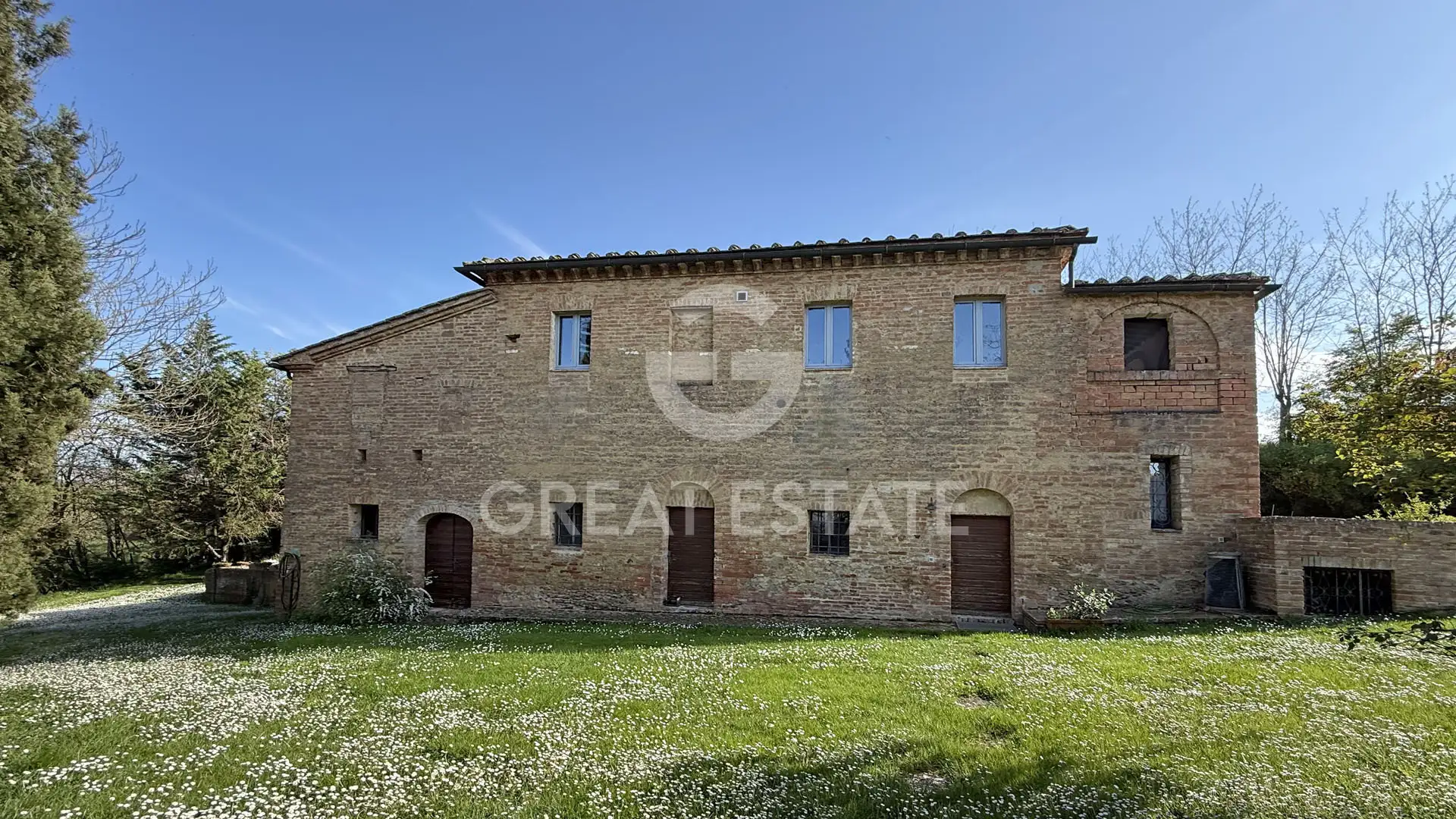 House 963m² in Italy, Siena. Priced at 1300000€ rent photo-5
