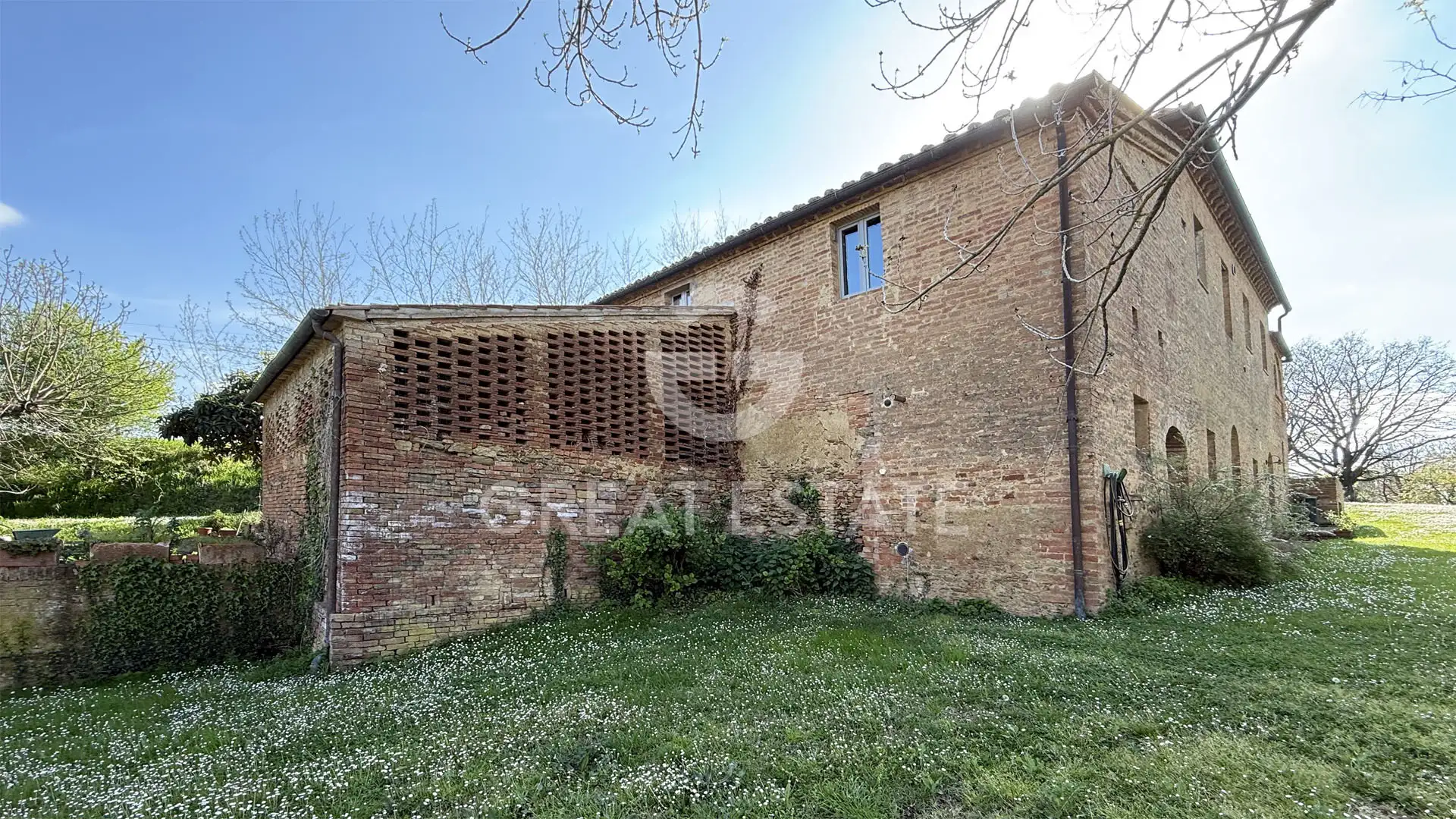 House 963m² in Italy, Siena. Priced at 1300000€ rent photo-6