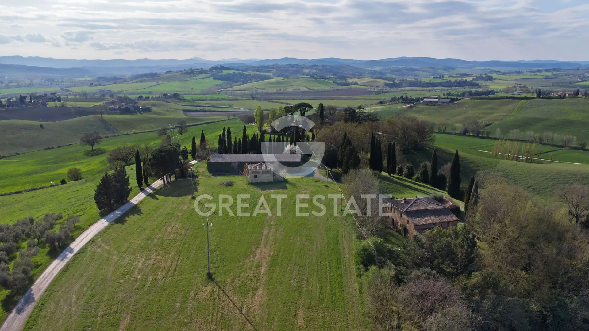 House 963m² in Italy, Siena. Priced at 1300000€ rent photo-10