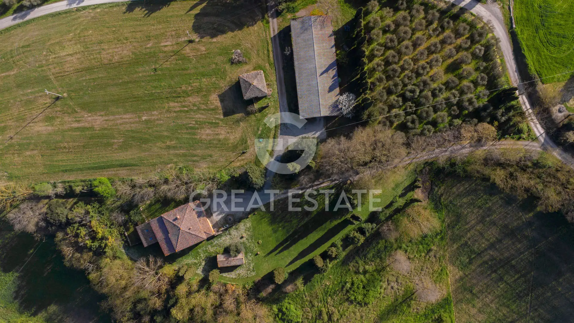 House 963m² in Italy, Siena. Priced at 1300000€ rent photo-11