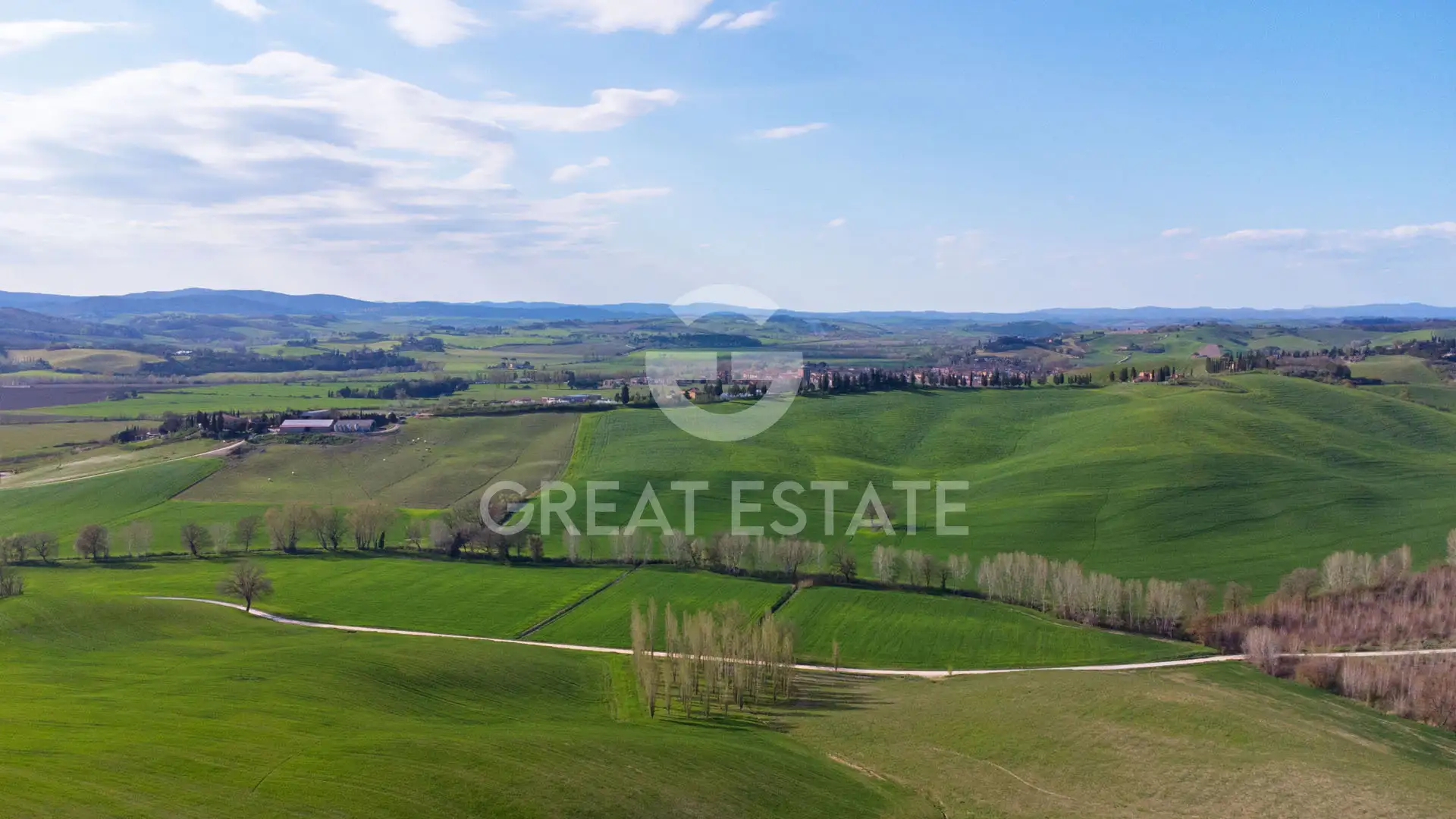 House 963m² in Italy, Siena. Priced at 1300000€ rent photo-13