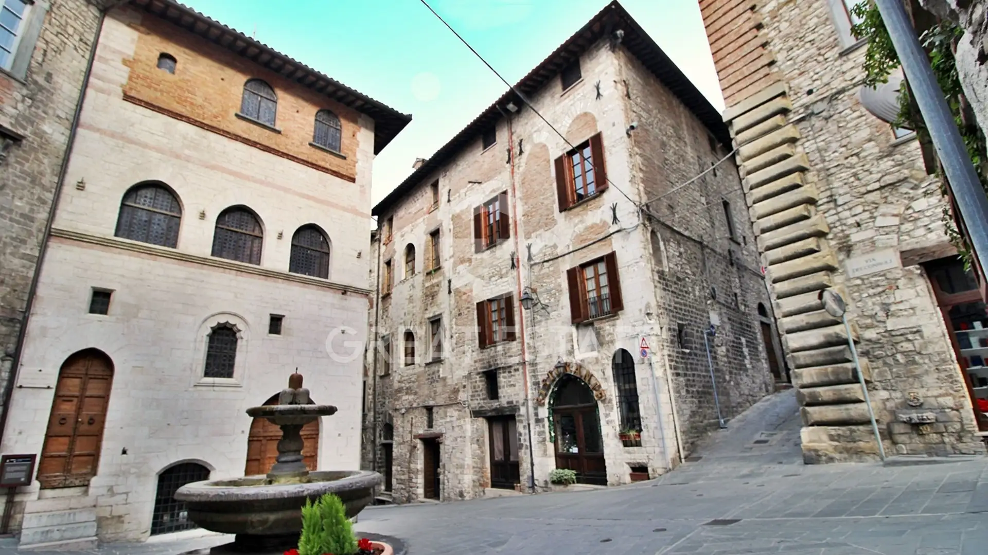Flat 265m² in Italy, Perugia. Priced at 425000€ rent photo-2