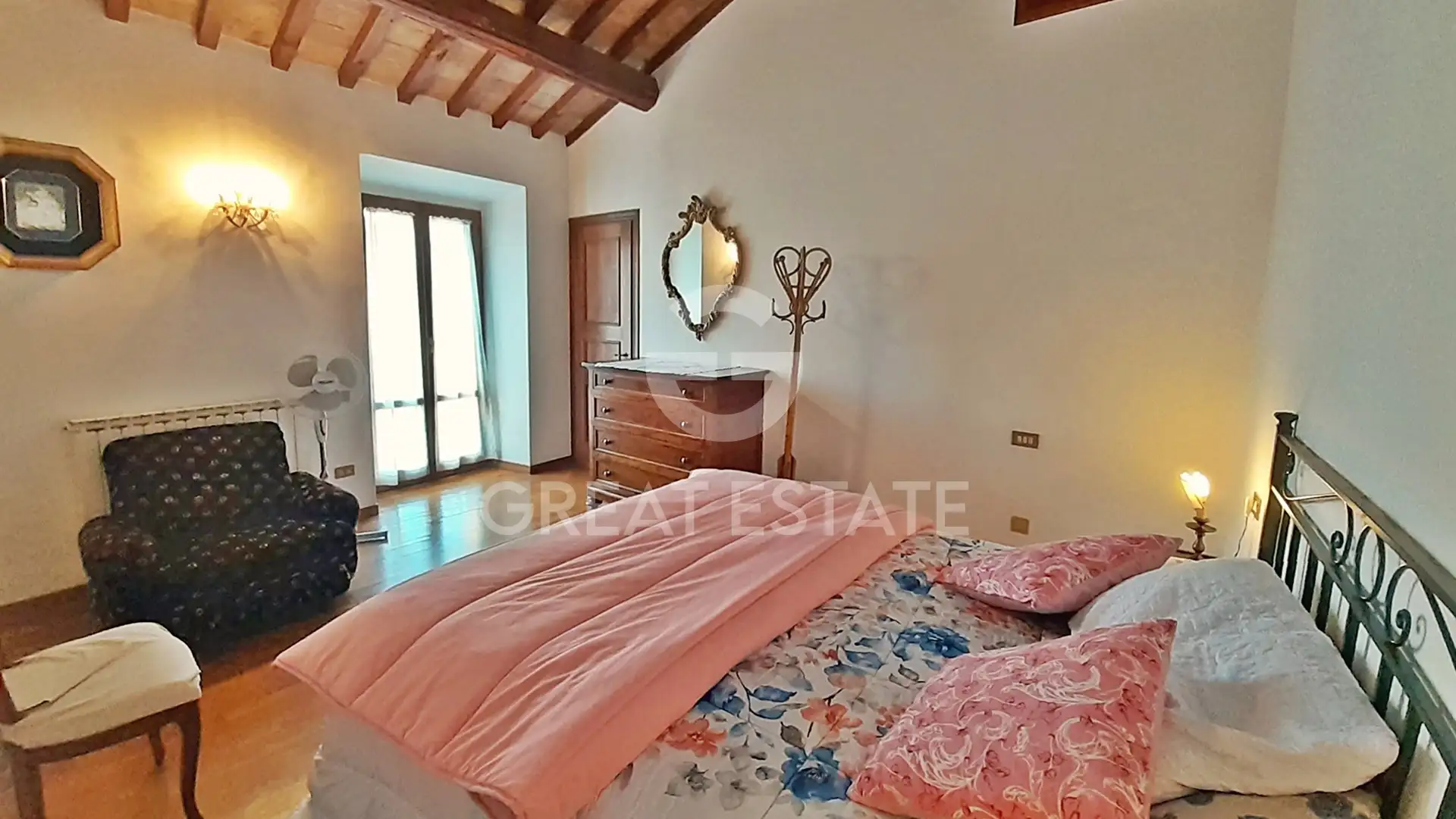 Flat 265m² in Italy, Perugia. Priced at 425000€ rent photo-12