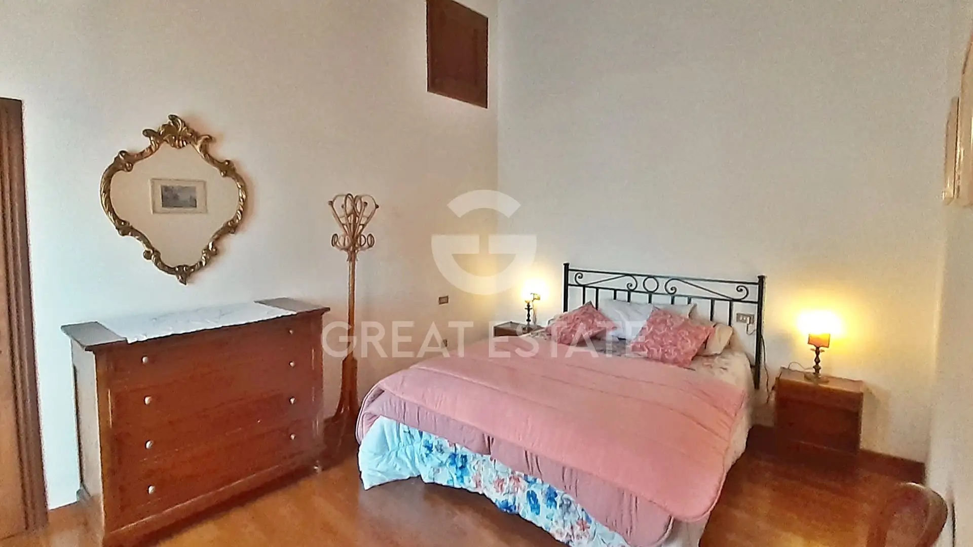 Flat 265m² in Italy, Perugia. Priced at 425000€ rent photo-14