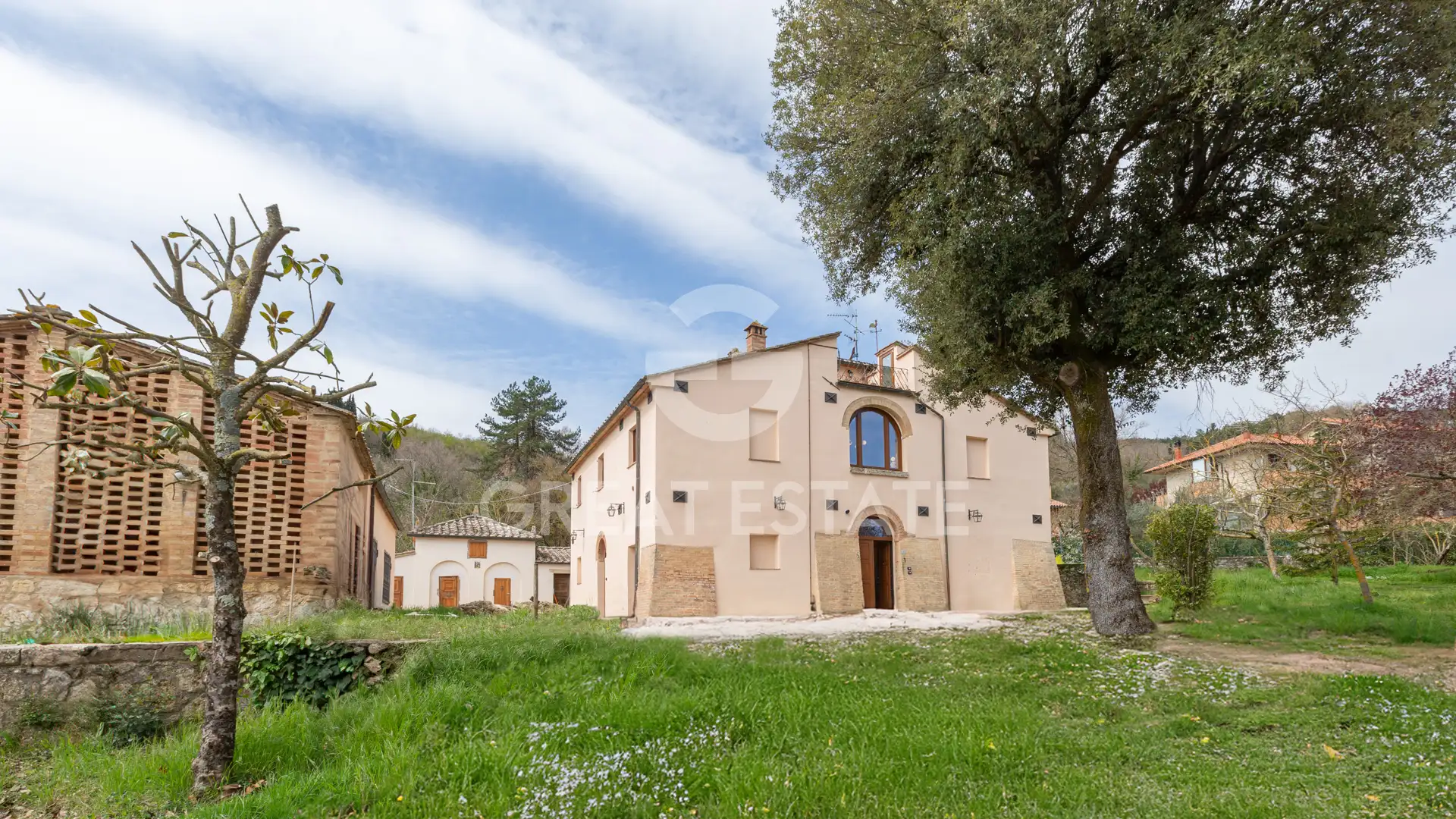 Villa 526m² in Italy, Siena. Priced at 1290000€ rent photo-1