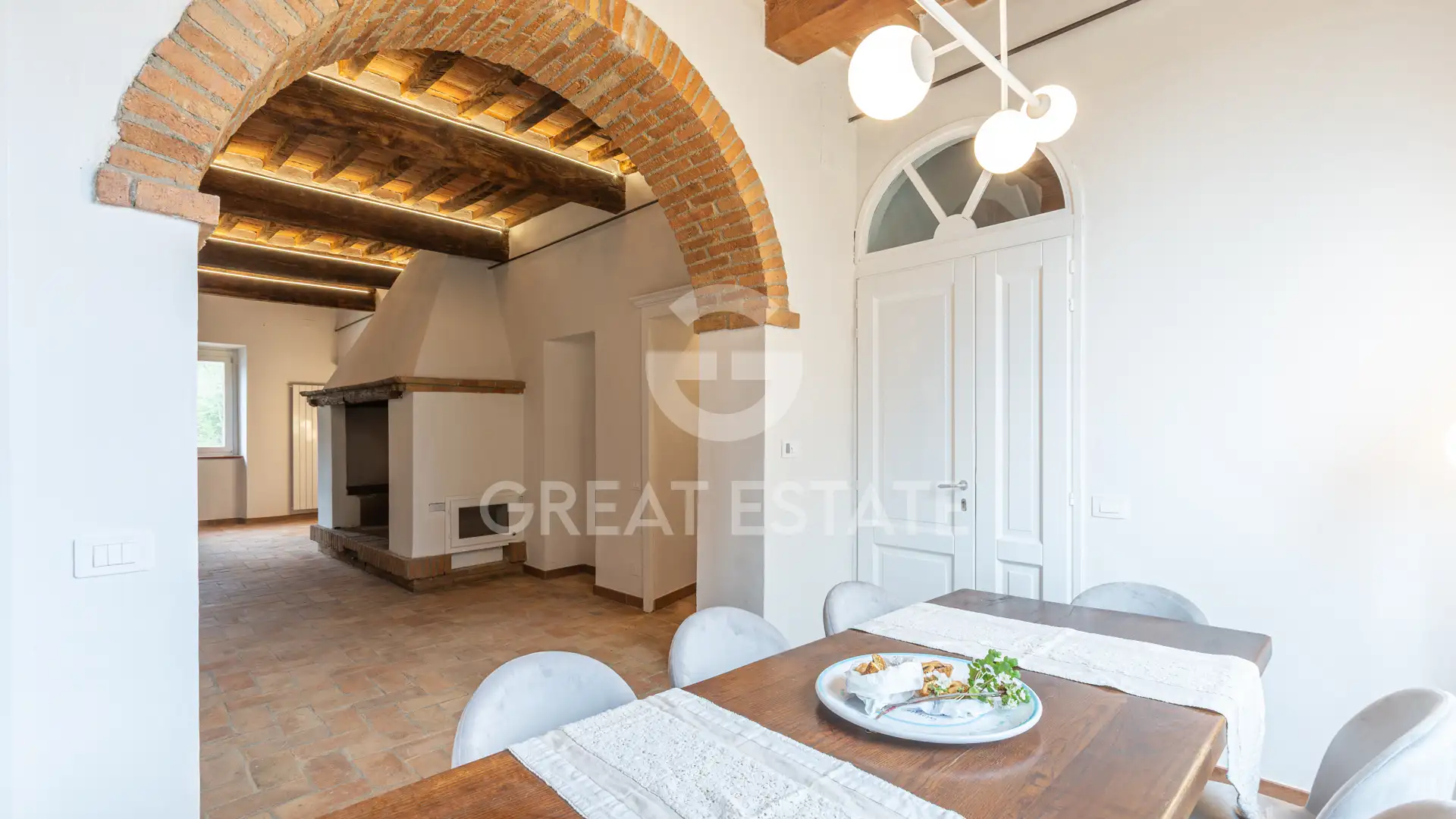 Villa 526m² in Italy, Siena. Priced at 1290000€ rent photo-2