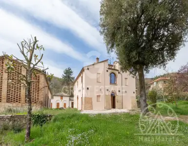 Buy in Italy for 1290000€