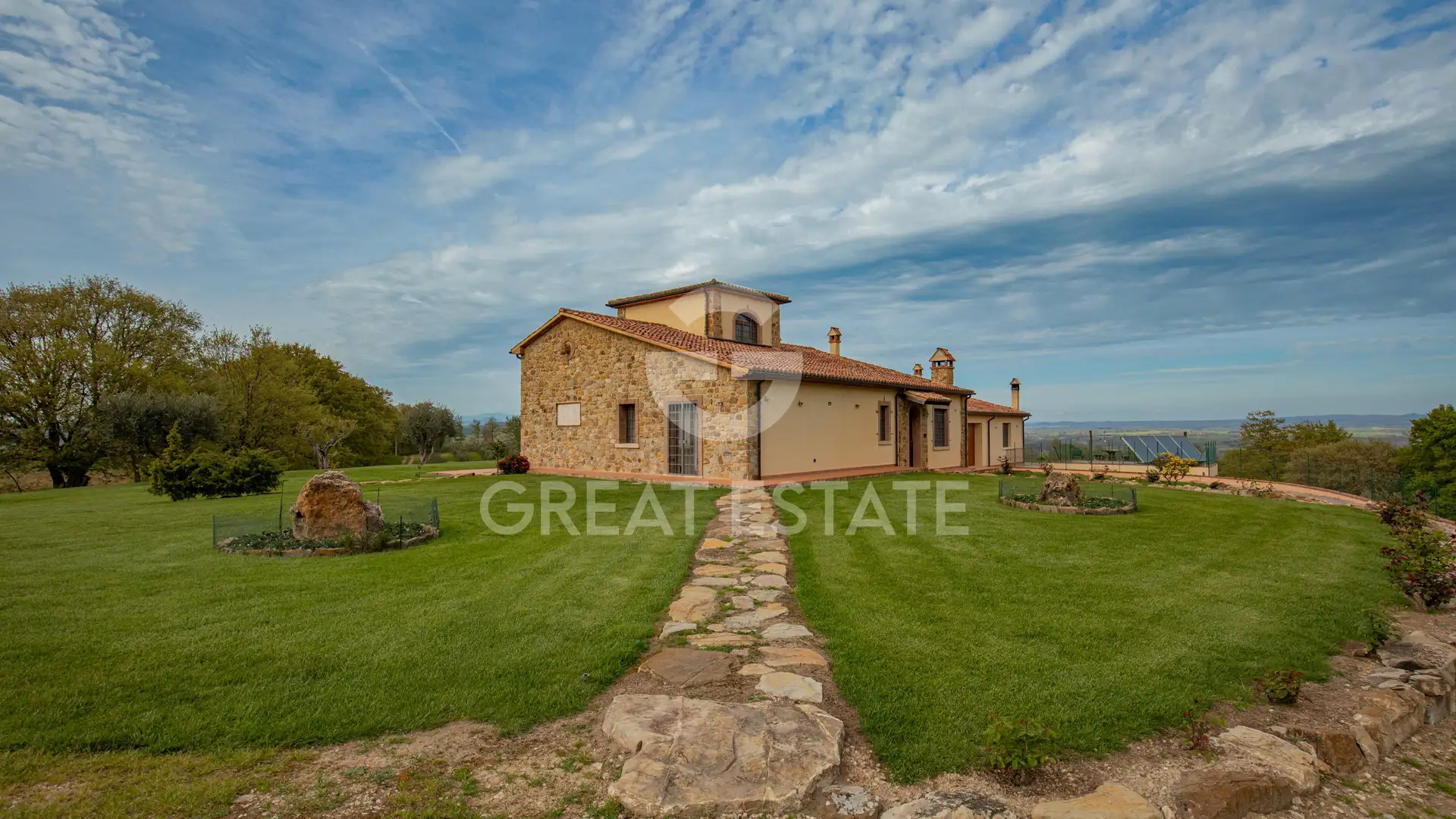 House 919m² in Italy, Grosseto. Priced at 1380000€ rent photo-1