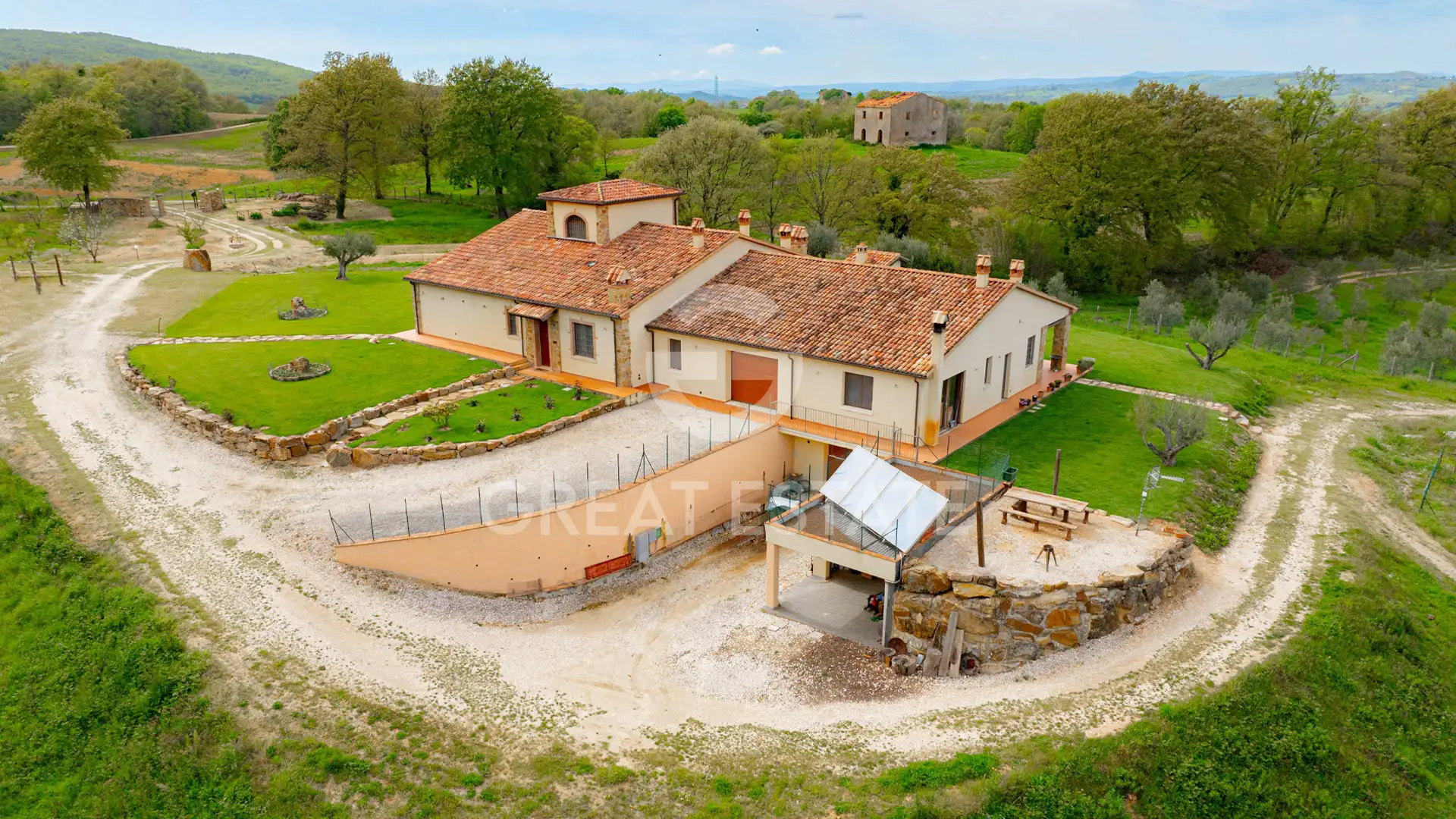 House 919m² in Italy, Grosseto. Priced at 1380000€ rent photo-15
