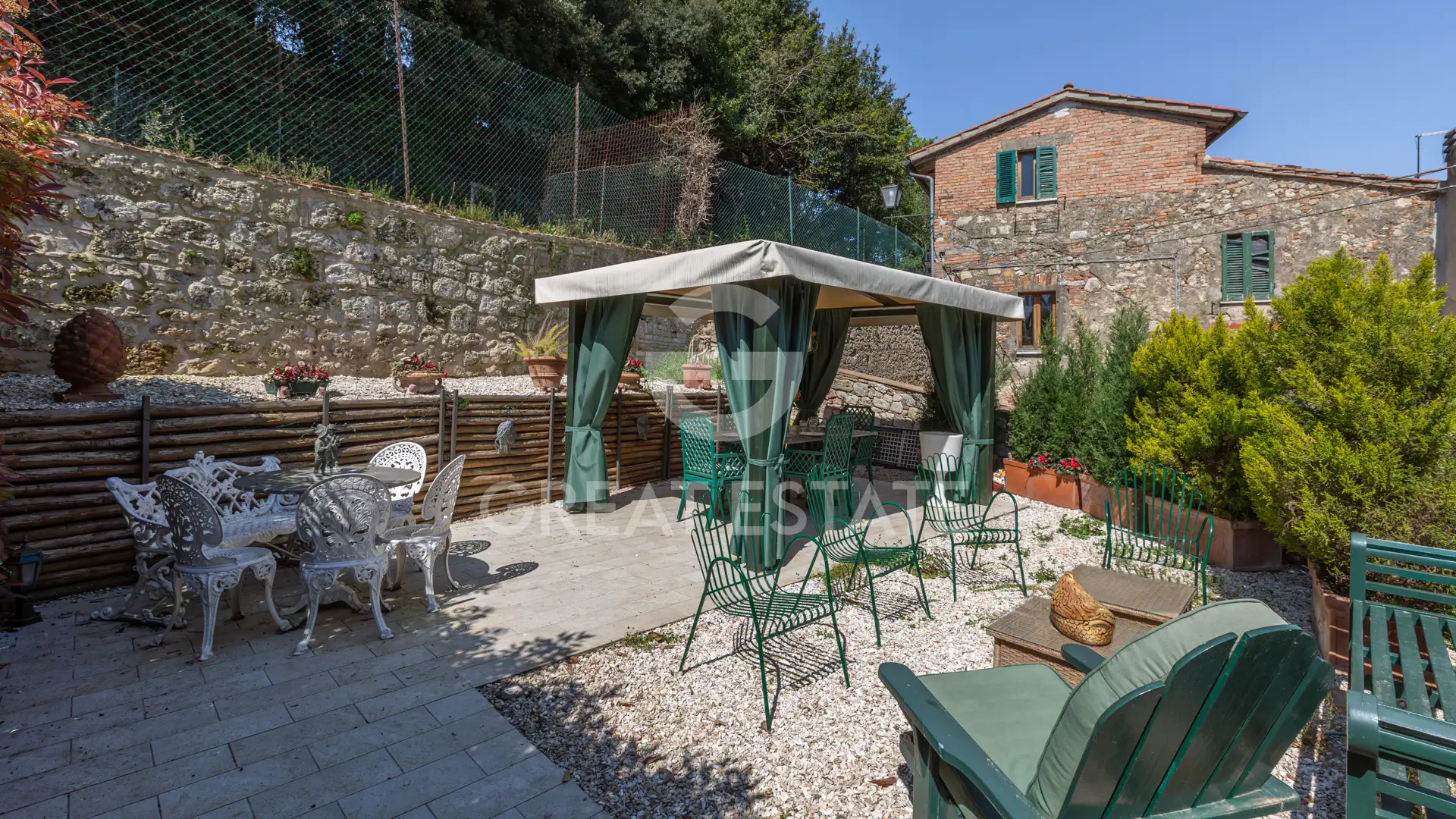 Flat 175m² in Italy, Siena. Priced at 590000€ rent photo-3