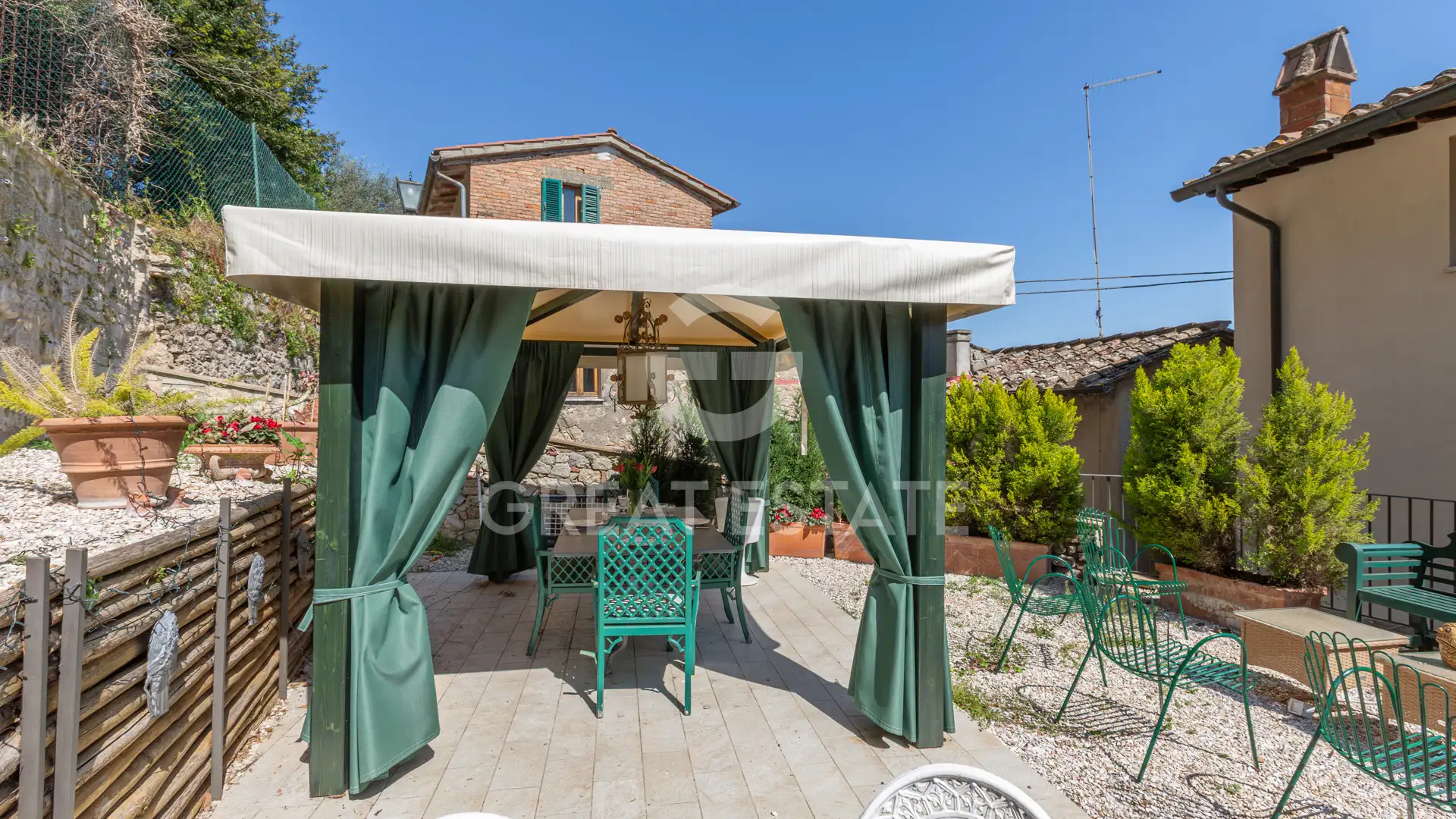 Flat 175m² in Italy, Siena. Priced at 590000€ rent photo-7