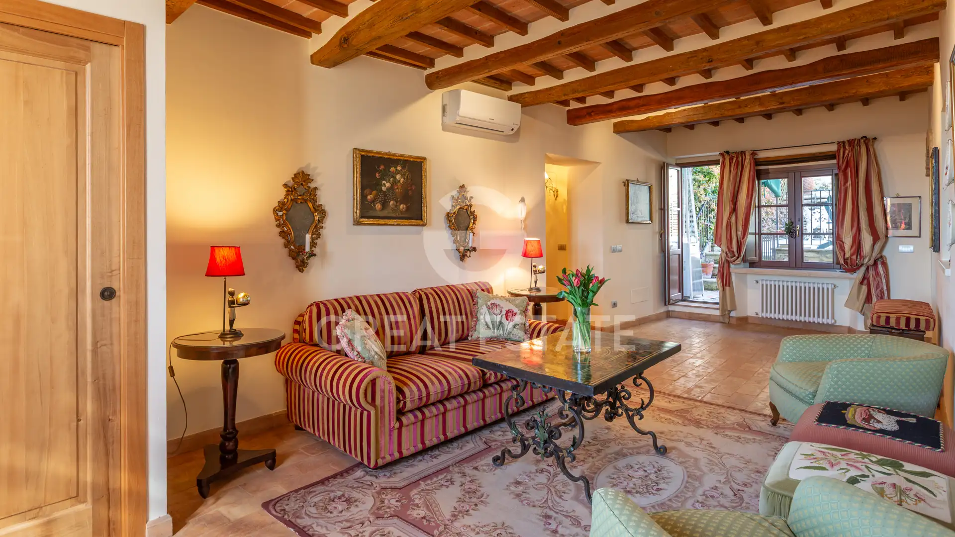 Flat 175m² in Italy, Siena. Priced at 590000€ rent photo-11