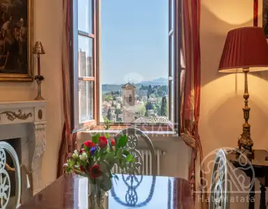 Buy in Italy for 590000€