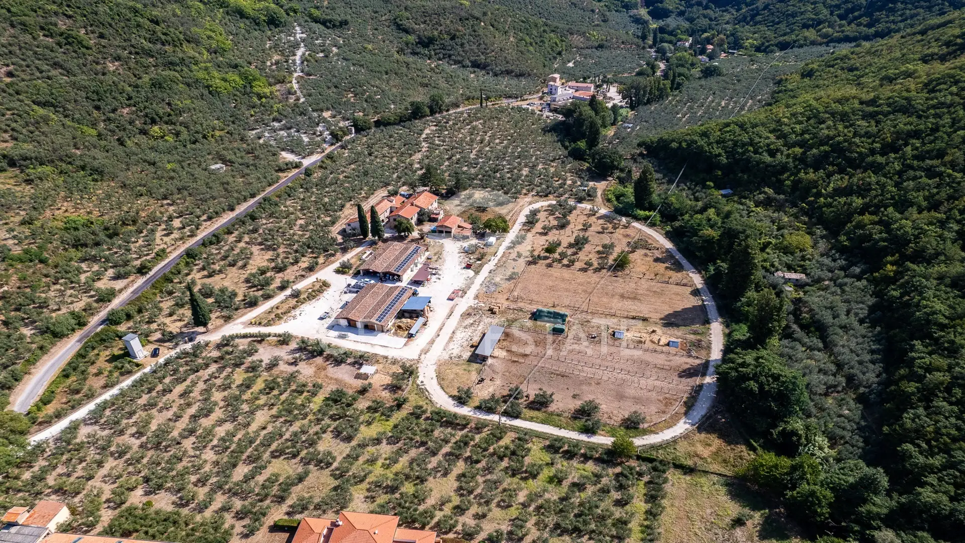 House 1722m² in Italy, Perugia. Priced at 2450000€ rent photo-10