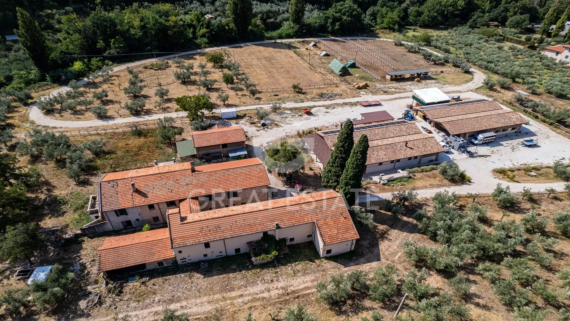 House 1722m² in Italy, Perugia. Priced at 2450000€ rent photo-4
