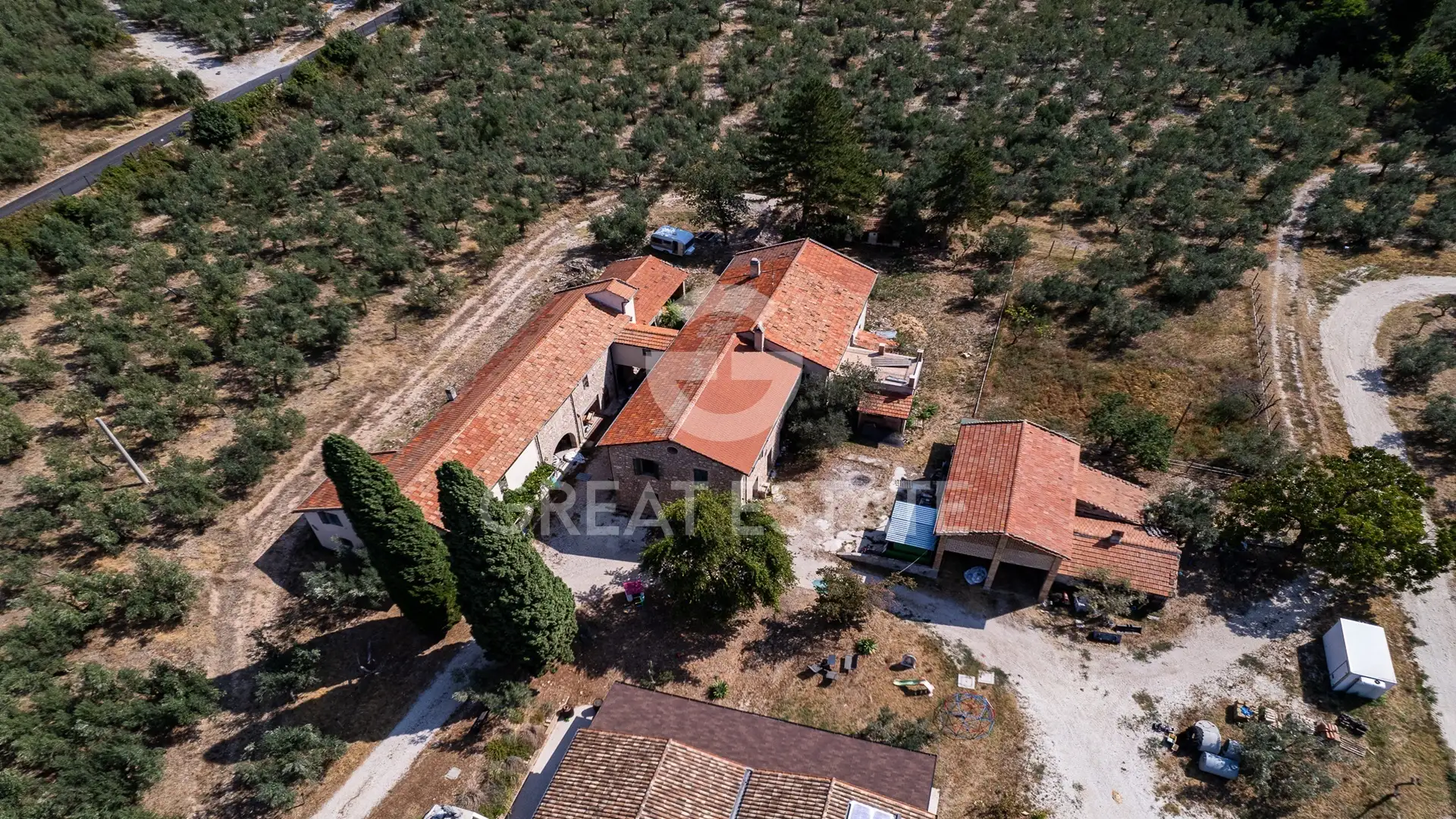 House 1722m² in Italy, Perugia. Priced at 2450000€ rent photo-5