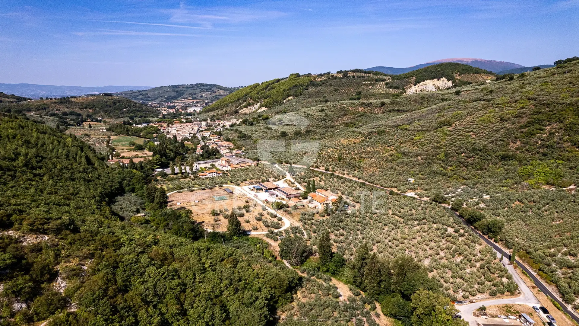House 1722m² in Italy, Perugia. Priced at 2450000€ rent photo-7