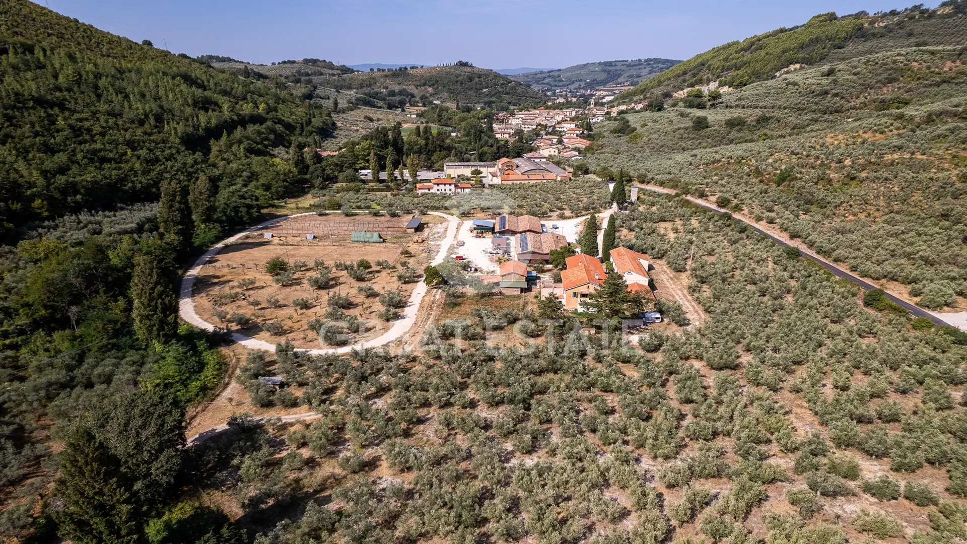 House 1722m² in Italy, Perugia. Priced at 2450000€ rent photo-3