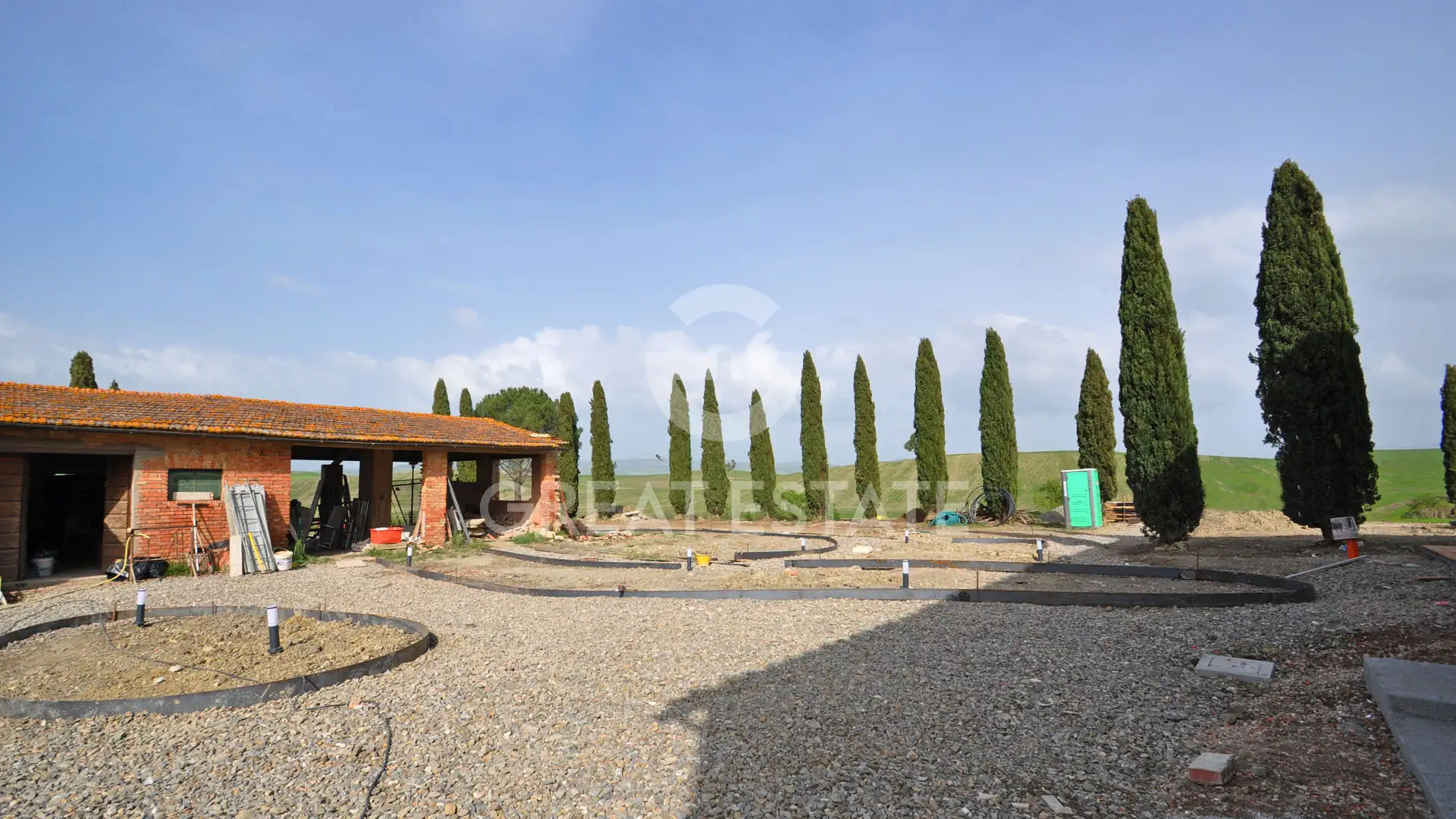 House 500m² in Italy, Siena. Priced at 1290000€ rent photo-4