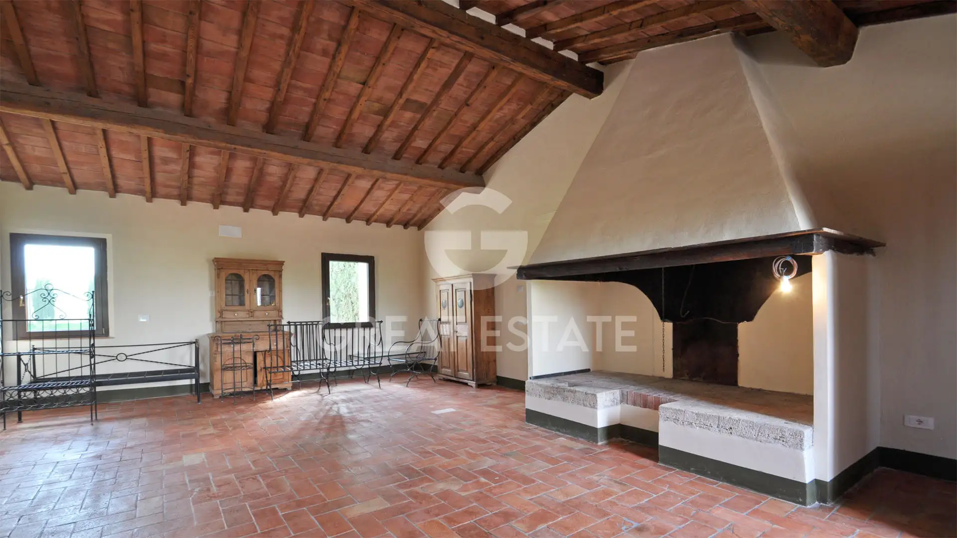 House 500m² in Italy, Siena. Priced at 1290000€ rent photo-13