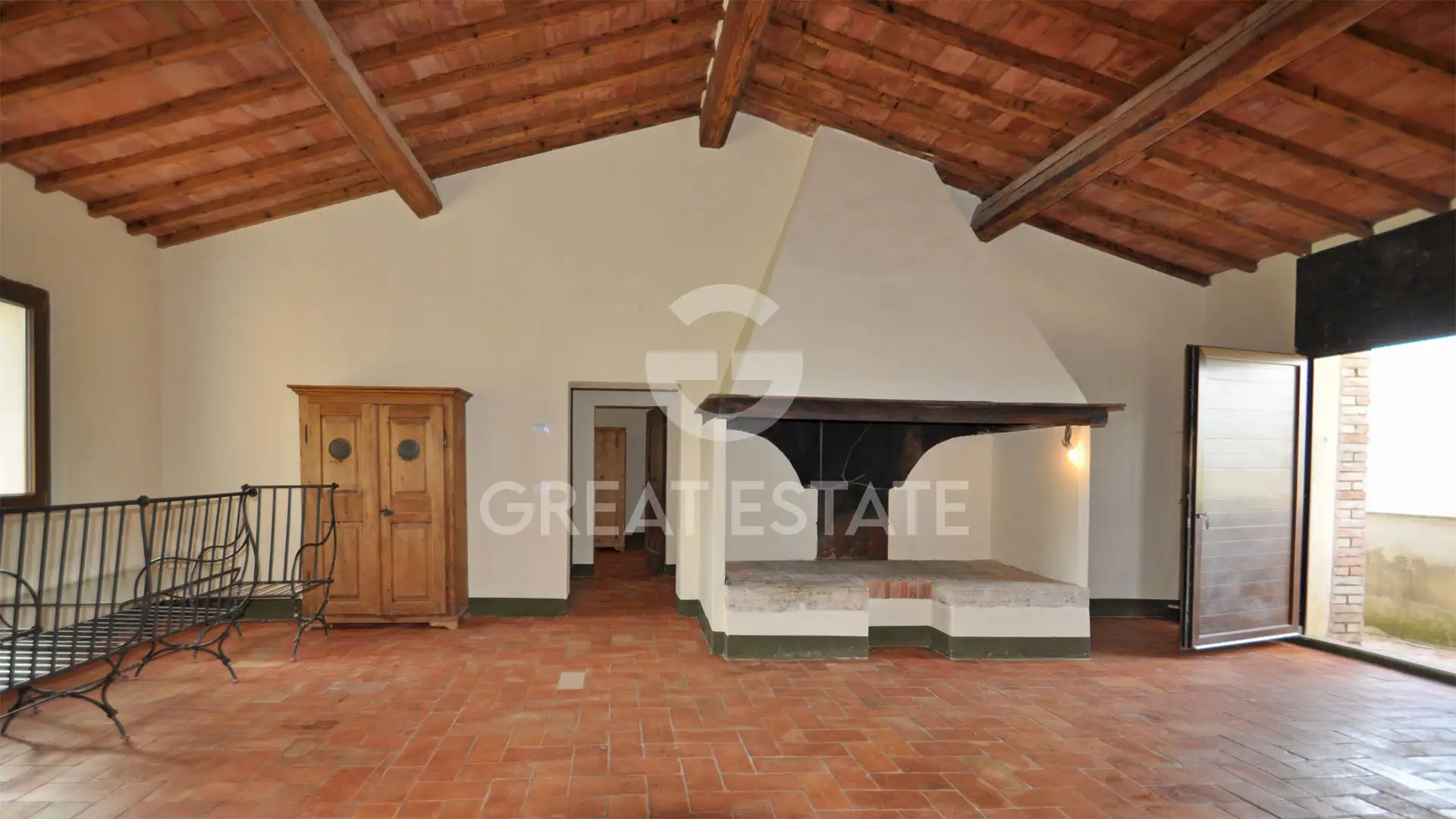 House 500m² in Italy, Siena. Priced at 1290000€ rent photo-14