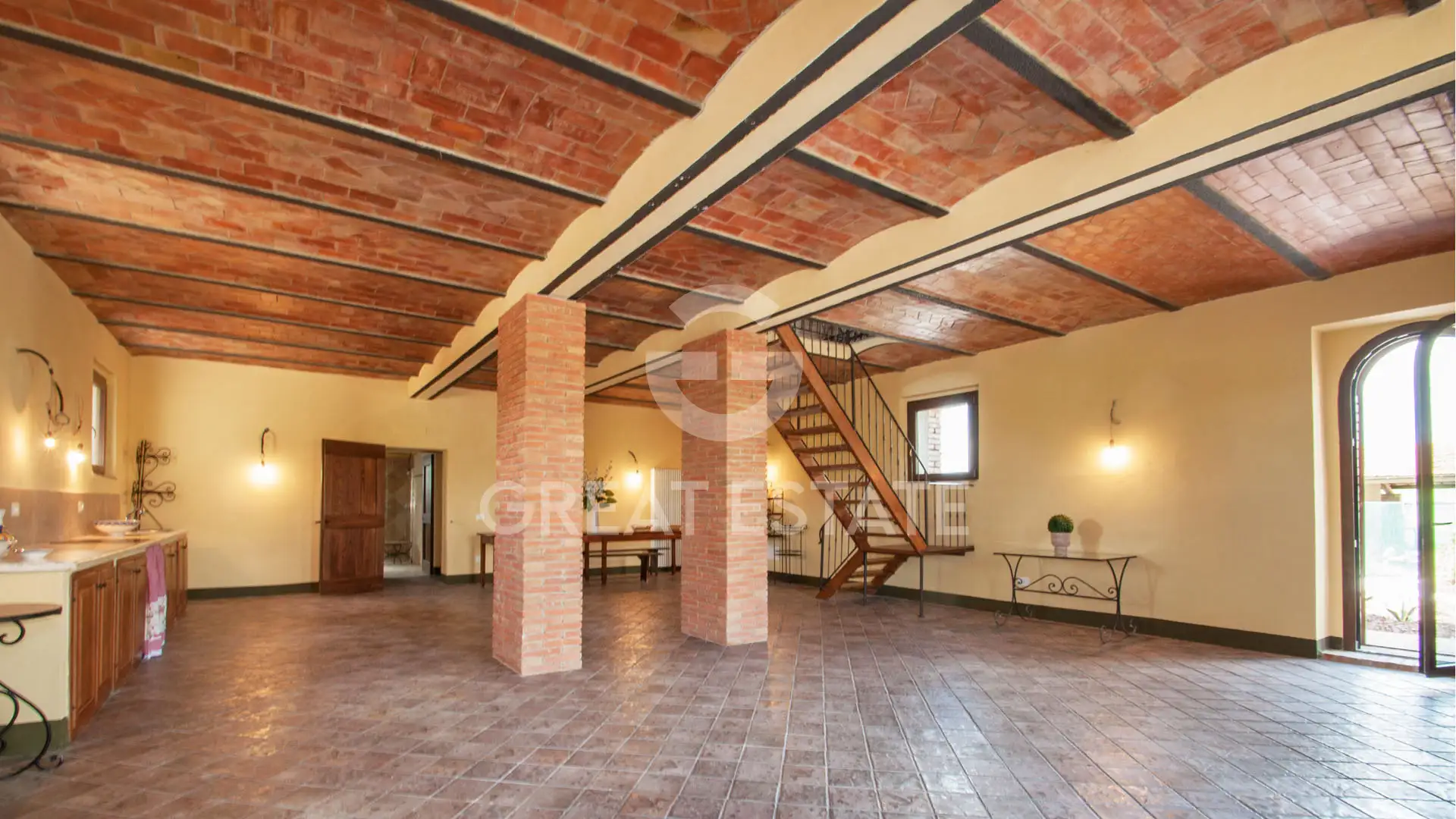 House 500m² in Italy, Siena. Priced at 1290000€ rent photo-8