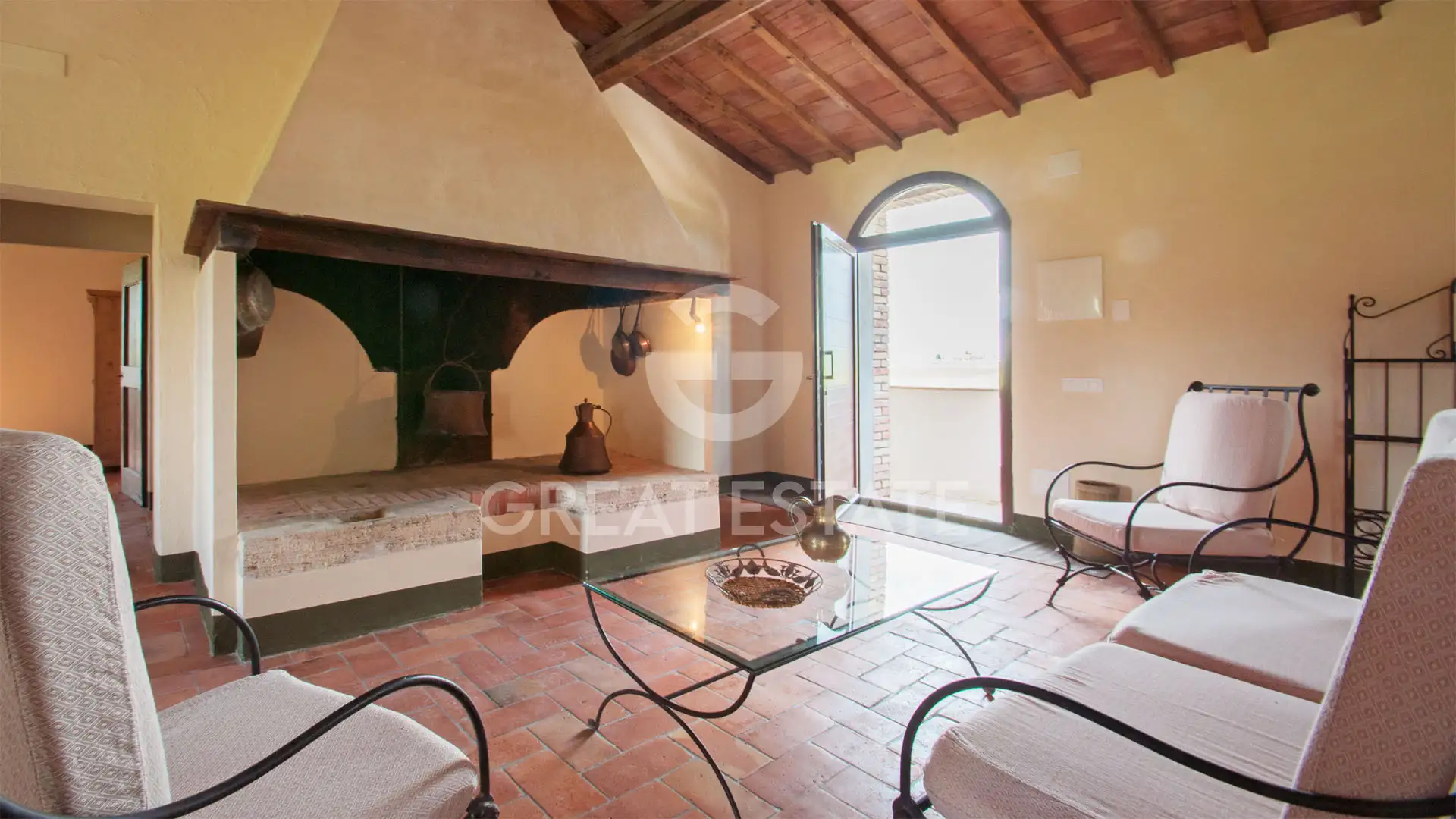 House 500m² in Italy, Siena. Priced at 1290000€ rent photo-12