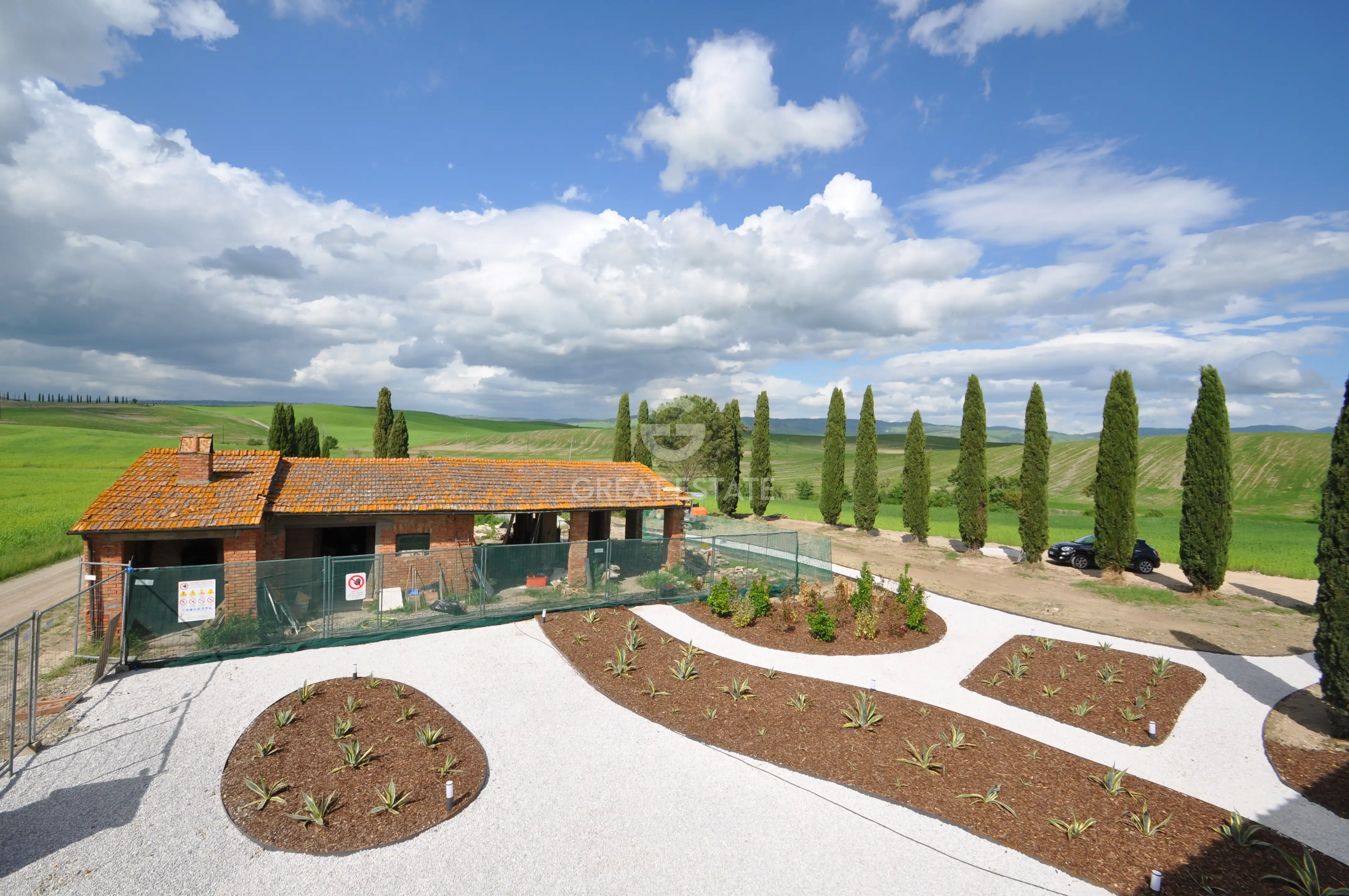 House 500m² in Italy, Siena. Priced at 1290000€ rent photo-4