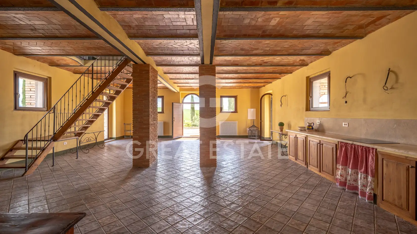House 500m² in Italy, Siena. Priced at 1290000€ rent photo-6