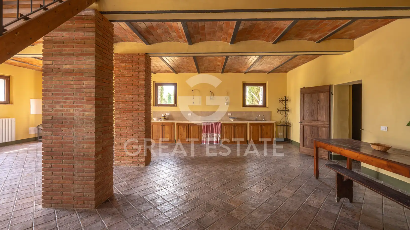 House 500m² in Italy, Siena. Priced at 1290000€ rent photo-9