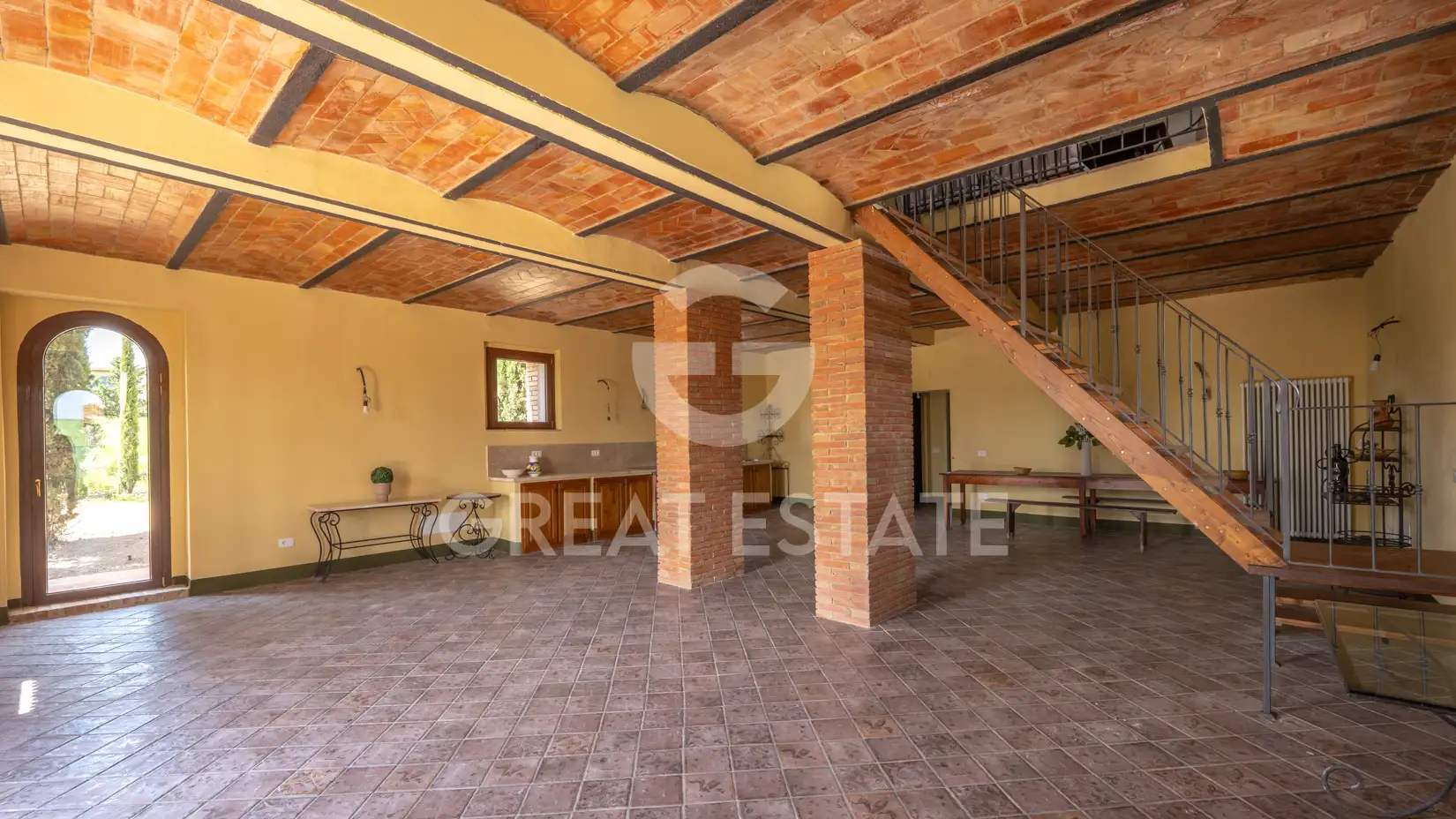 House 500m² in Italy, Siena. Priced at 1290000€ rent photo-11