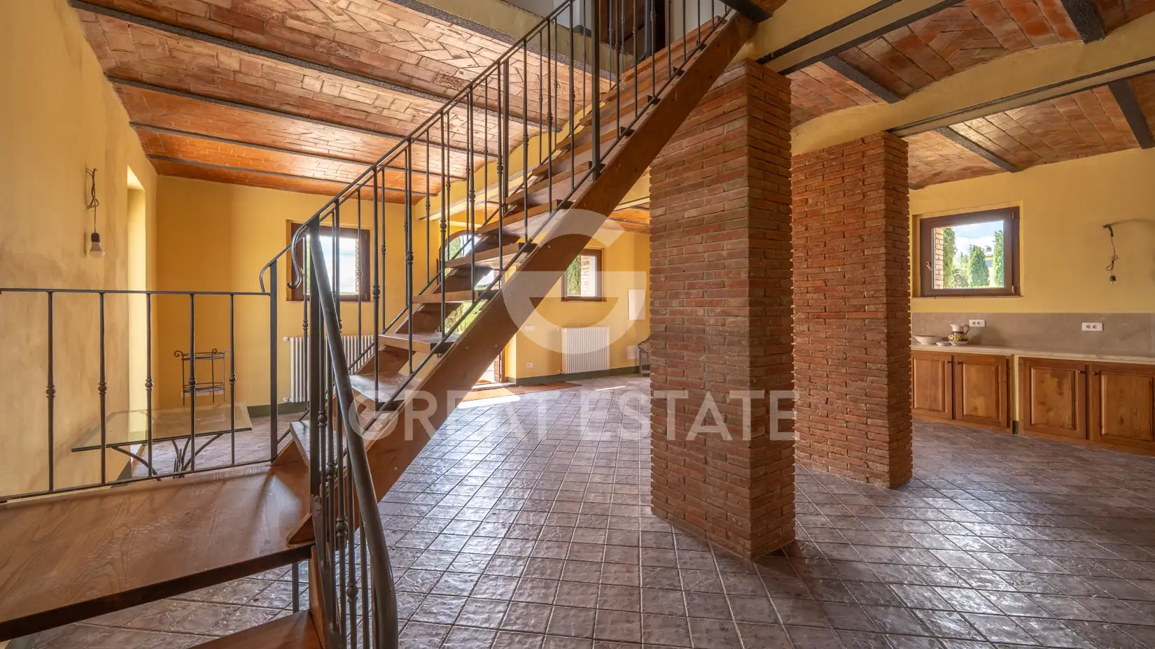 House 500m² in Italy, Siena. Priced at 1290000€ rent photo-12