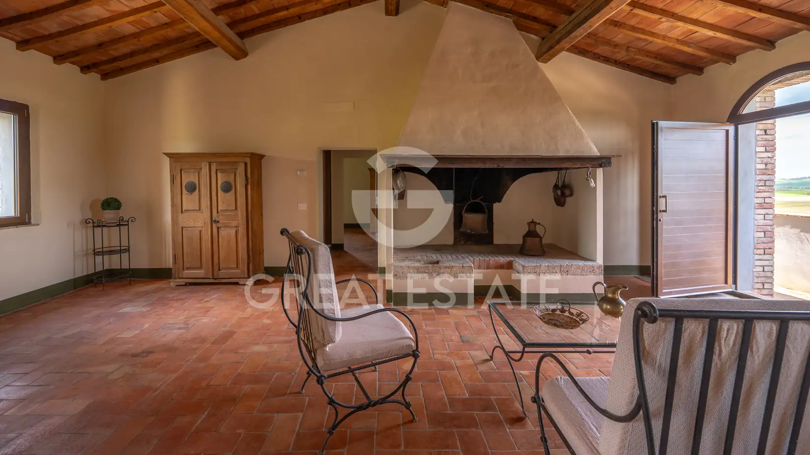 House 500m² in Italy, Siena. Priced at 1290000€ rent photo-14