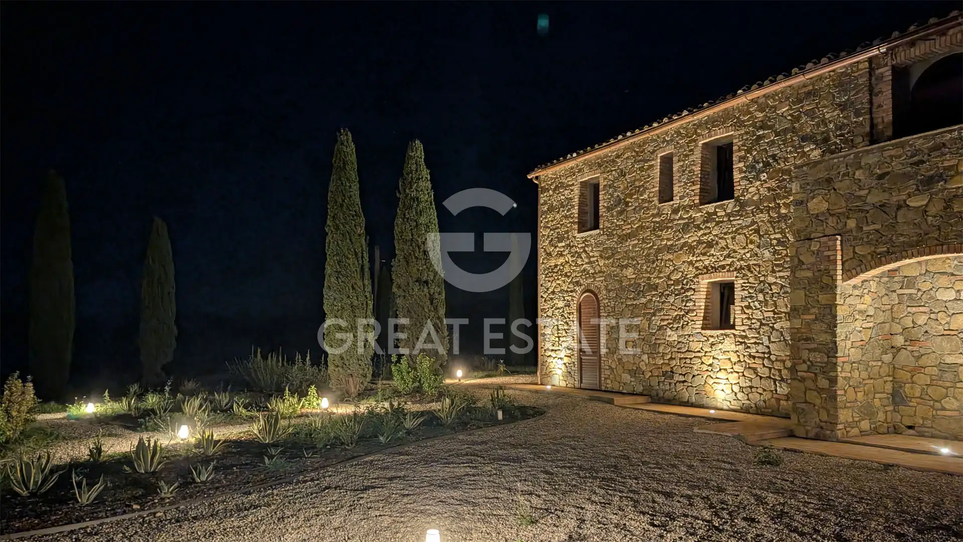 House 500m² in Italy, Siena. Priced at 1290000€ rent photo-12