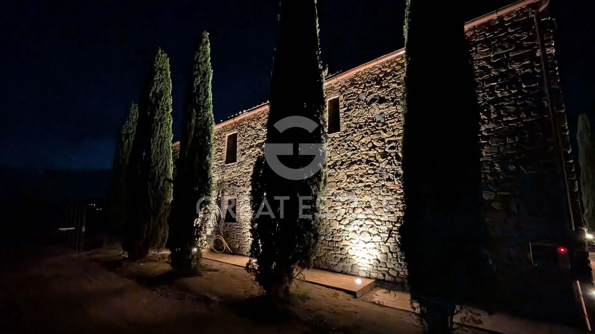 House 500m² in Italy, Siena. Priced at 1290000€ rent photo-15