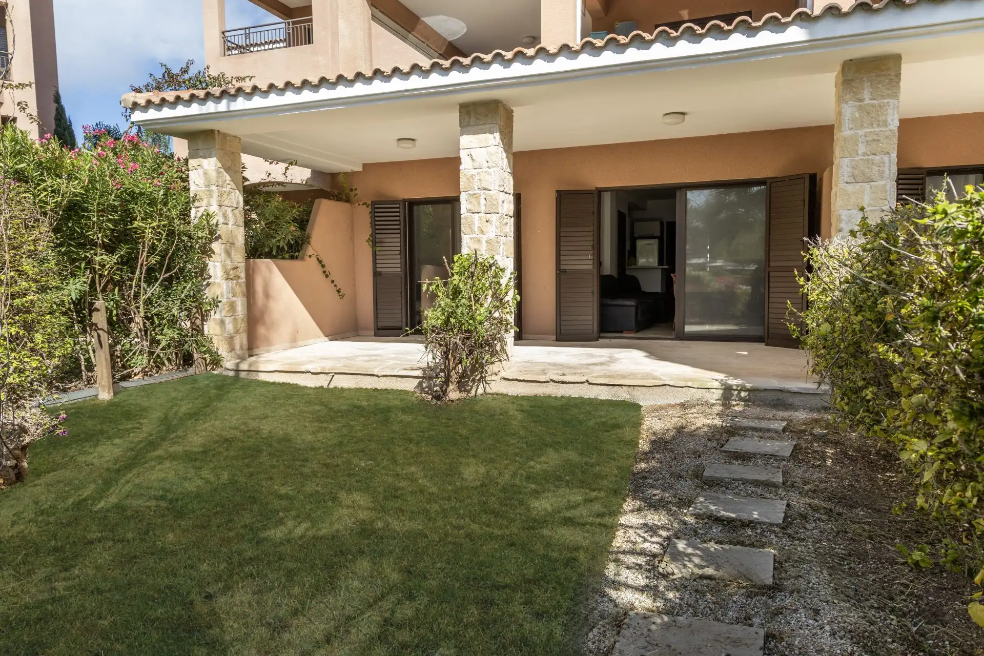 Villa 45m² in Cyprus, Kato Paphos. Priced at 299000€ rent photo-1