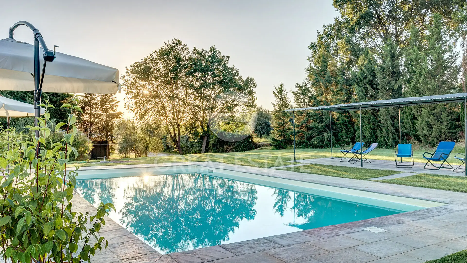 House 680m² in Italy, Arezzo. Priced at 1900000€ rent photo-6