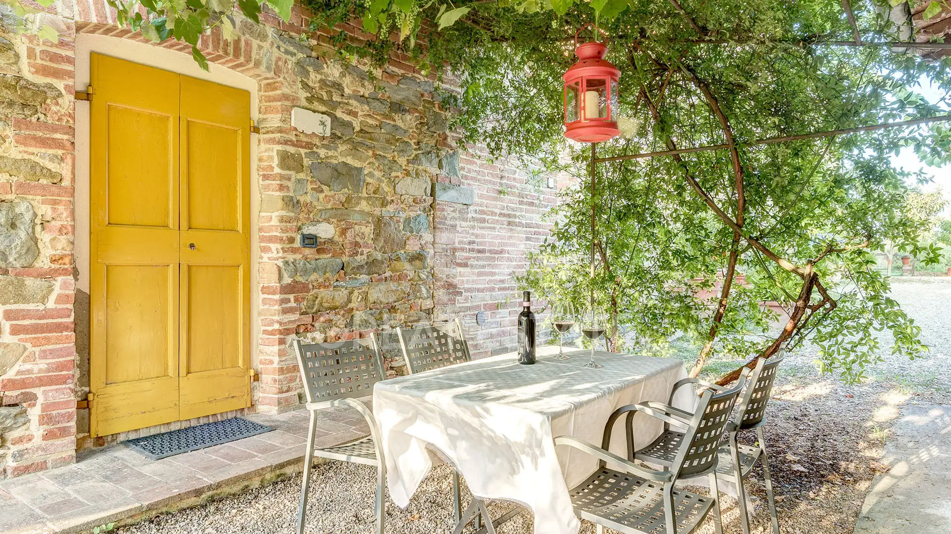 House 680m² in Italy, Arezzo. Priced at 1900000€ rent photo-11