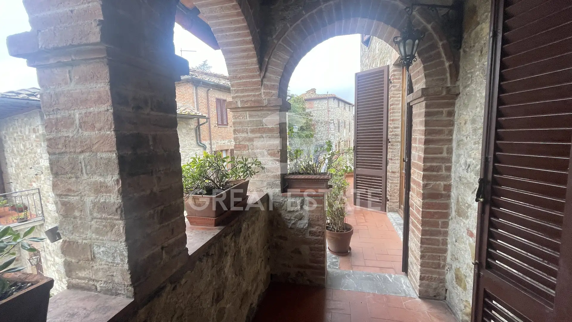 Flat 330m² in Italy, Siena. Priced at 420000€ rent photo-2